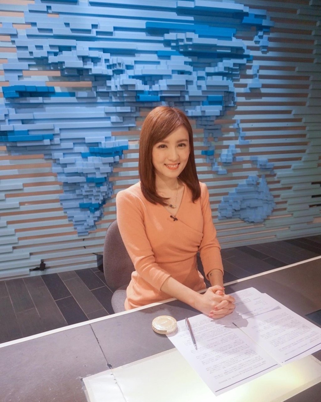 主播出身的陳嘉倩，因為樣子甜美，當時成為唔少男士心目中嘅女神。